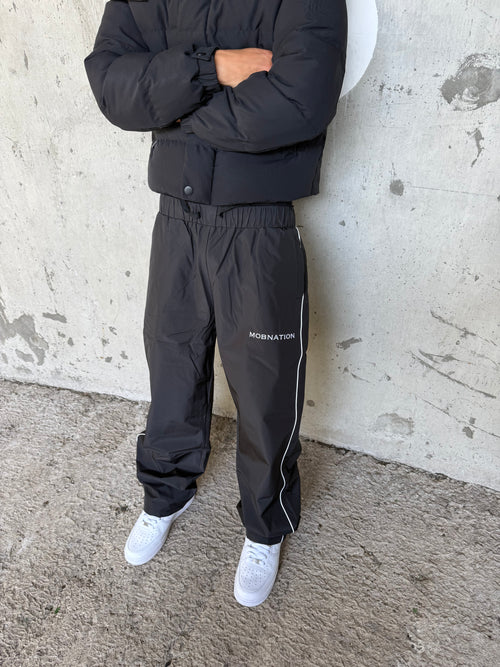 BLACK SHELL BOTTOMS